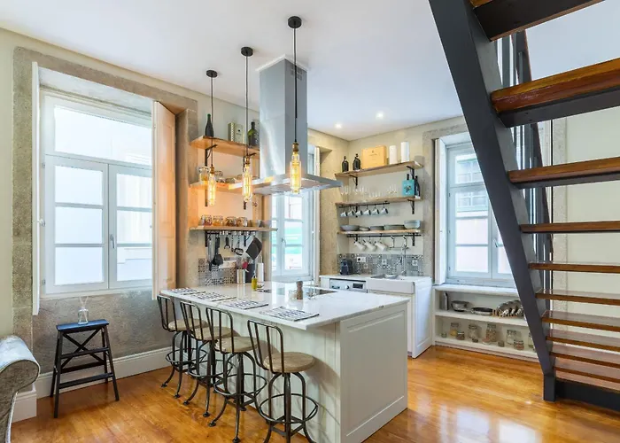 Stylish Downtown Duplex 2br Walk Everywhere! Porto