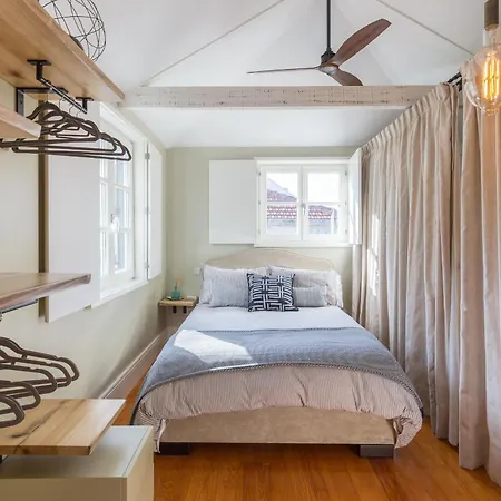 Stylish Downtown Duplex 2br Walk Everywhere! Apartment Porto