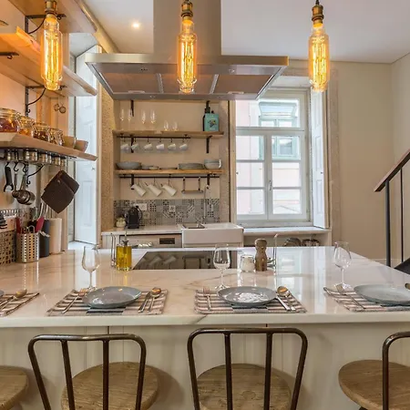 Stylish Downtown Duplex 2br Walk Everywhere!