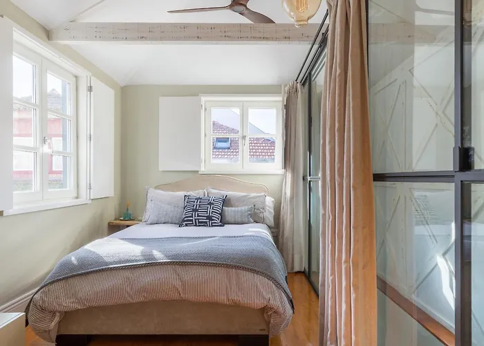 Stylish Downtown Duplex 2br Walk Everywhere! Apartmán *