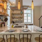 Stylish Downtown Duplex 2br Walk Everywhere!
