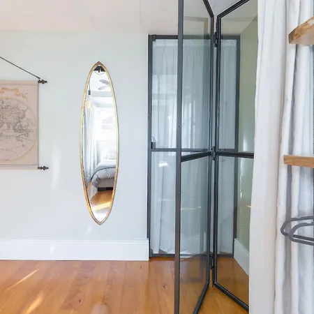 Stylish Downtown Duplex 2br Walk Everywhere! 波尔图